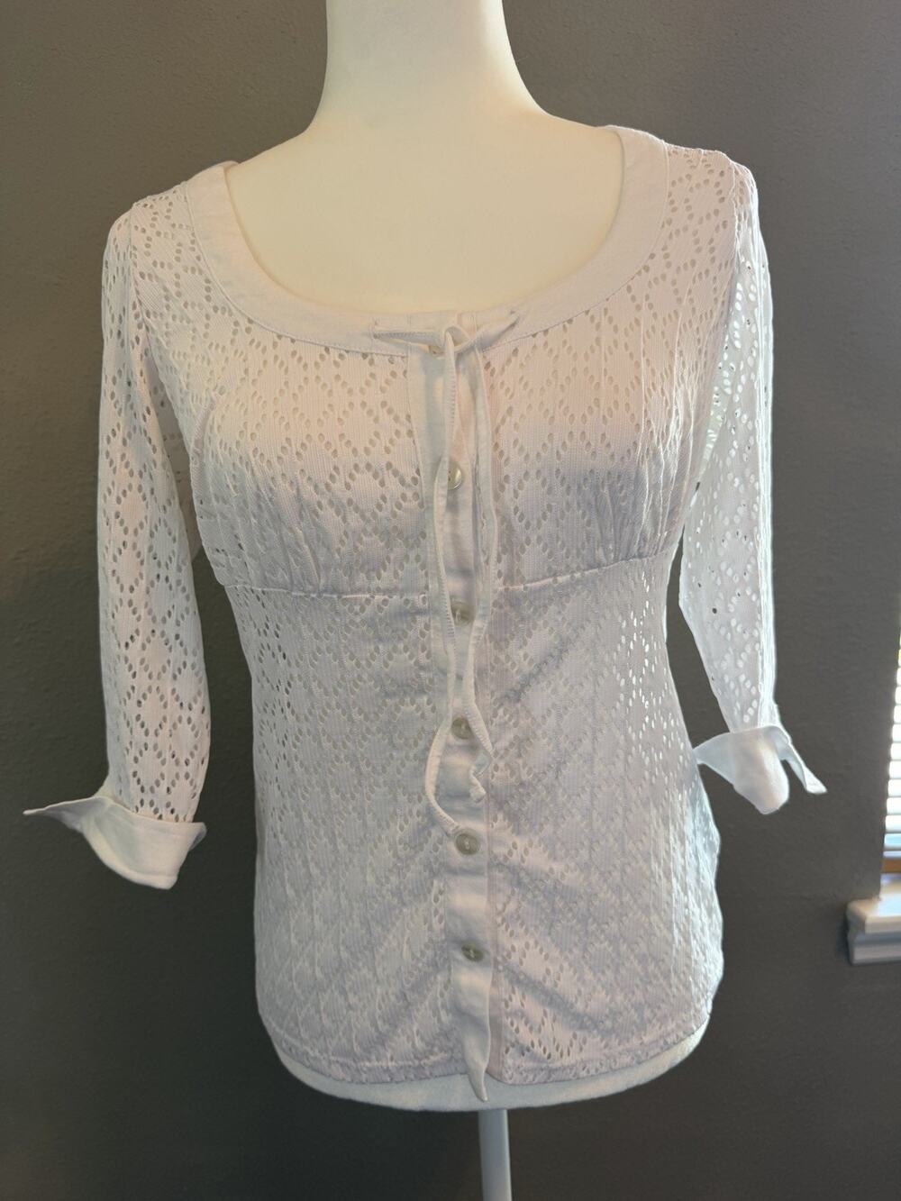 Venus White Lace Scoop Neck 3/4 Sleeve Tie Front Top Bow Accent Size Small